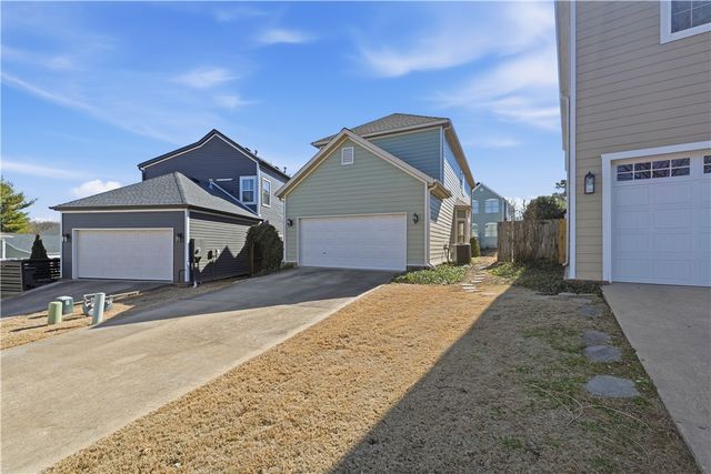 1644 Cypress Lane, Fayetteville, AR 72703