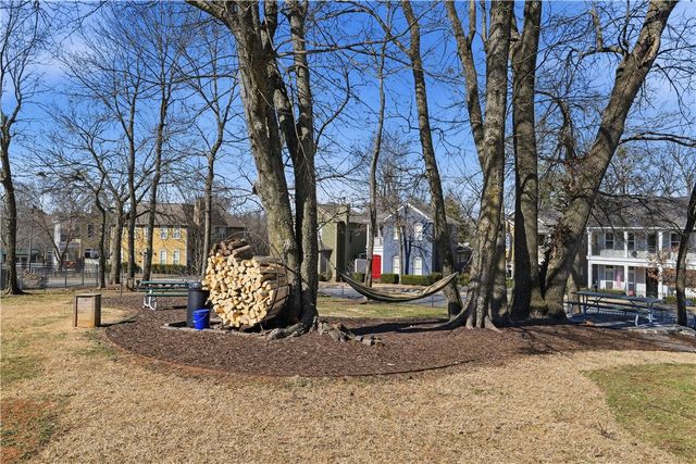 1644 Cypress Lane, Fayetteville, AR 72703