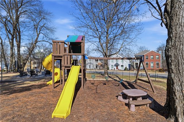 1644 Cypress Lane, Fayetteville, AR 72703