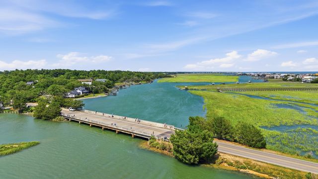 59 Hook Dr., Pawleys Island, SC 29585