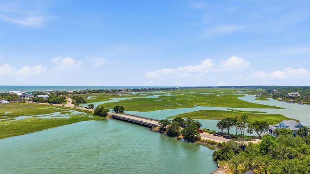 59 Hook Dr., Pawleys Island, SC 29585