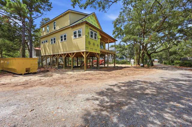 59 Hook Dr., Pawleys Island, SC 29585