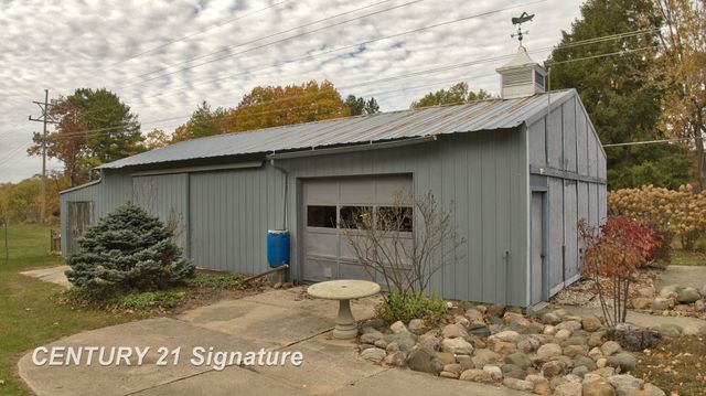 766 S Main Street, Chesaning, MI 48616