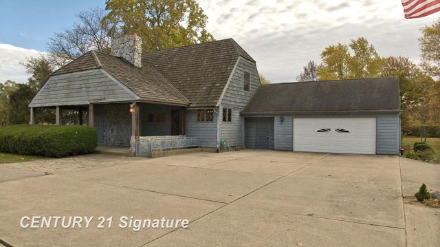 766 S Main Street, Chesaning, MI 48616