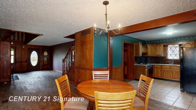 766 S Main Street, Chesaning, MI 48616