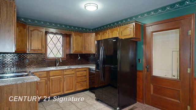 766 S Main Street, Chesaning, MI 48616