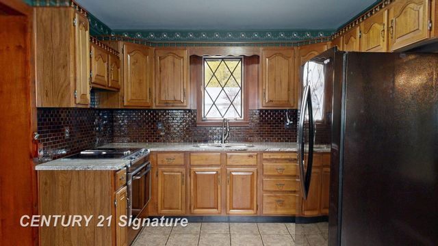 766 S Main Street, Chesaning, MI 48616