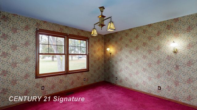 766 S Main Street, Chesaning, MI 48616