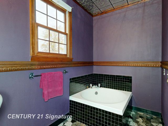 766 S Main Street, Chesaning, MI 48616