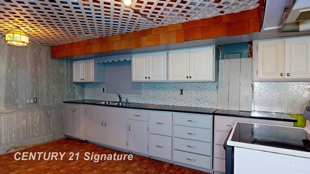 766 S Main Street, Chesaning, MI 48616