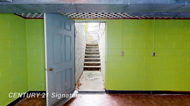 766 S Main Street, Chesaning, MI 48616