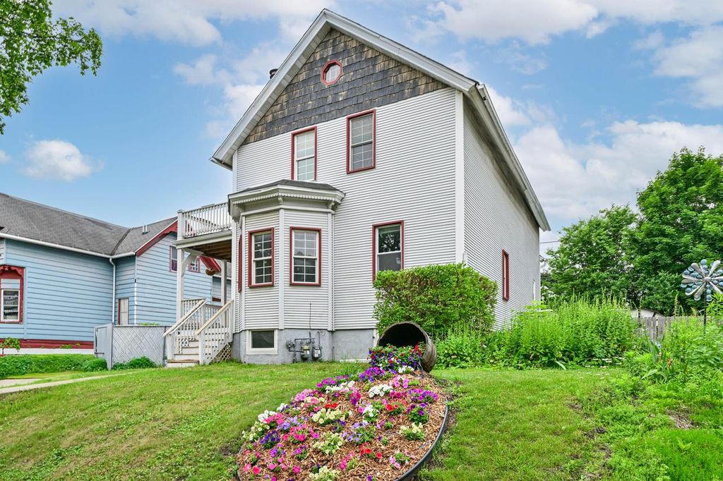 2225 S Woodward STREET #2227, Milwaukee, WI 53207