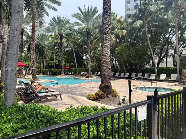 17100 N Bay Rd 1318, Sunny Isles Beach, FL 33160