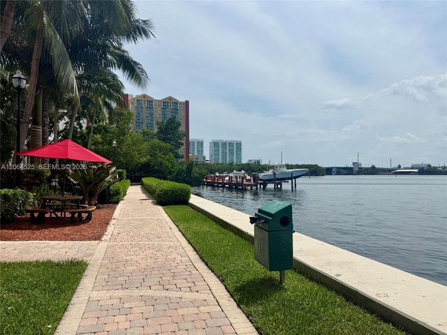 17100 N Bay Rd 1318, Sunny Isles Beach, FL 33160