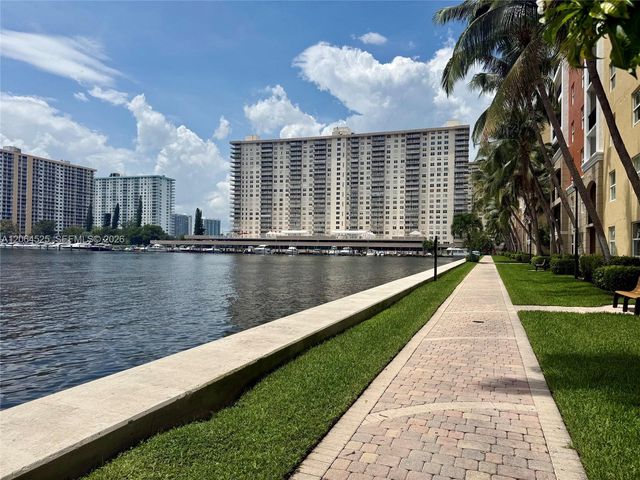 17100 N Bay Rd 1318, Sunny Isles Beach, FL 33160
