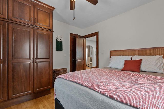 913 DESNOYER STREET, Kaukauna, WI 54130