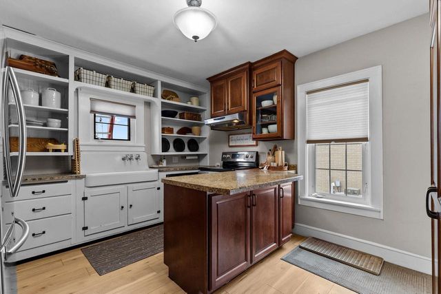 913 DESNOYER STREET, Kaukauna, WI 54130