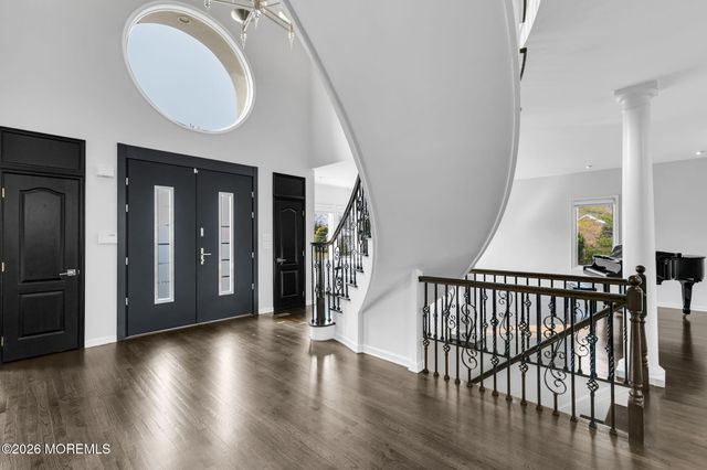 2 Capo Drive, Marlboro, NJ 07746