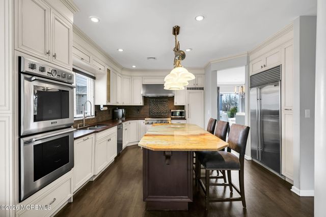 2 Capo Drive, Marlboro, NJ 07746