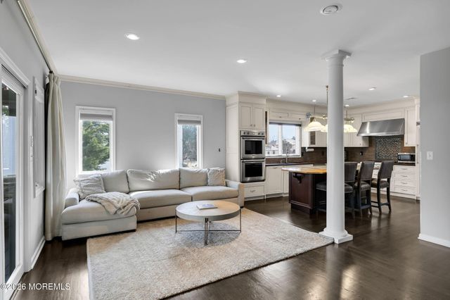 2 Capo Drive, Marlboro, NJ 07746