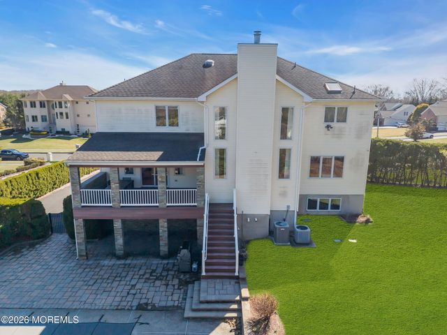 2 Capo Drive, Marlboro, NJ 07746