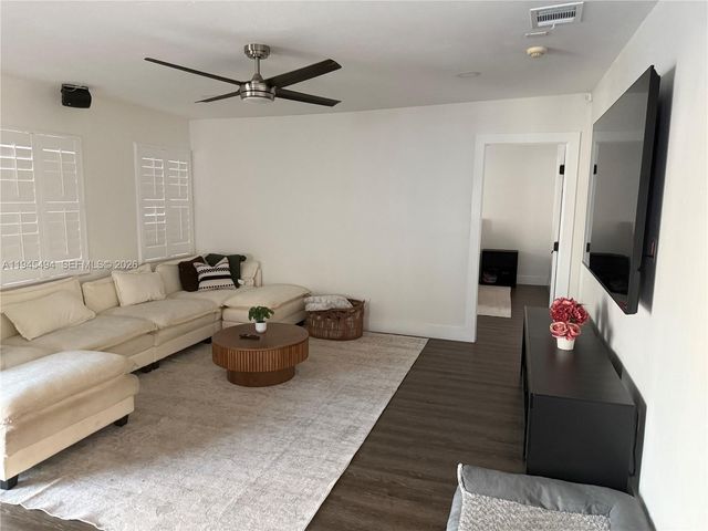 18531 SW 92nd Ct, Cutler Bay, FL 33157