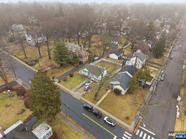 674 Berkeley Avenue, Orange, NJ 07050