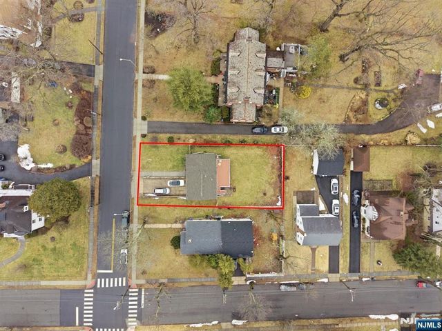 674 Berkeley Avenue, Orange, NJ 07050