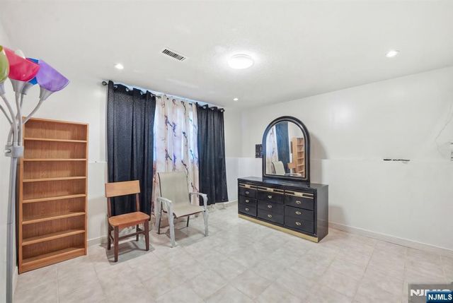 674 Berkeley Avenue, Orange, NJ 07050