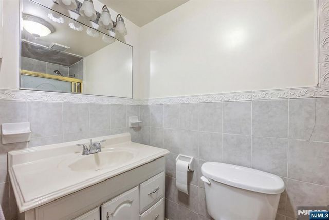 674 Berkeley Avenue, Orange, NJ 07050