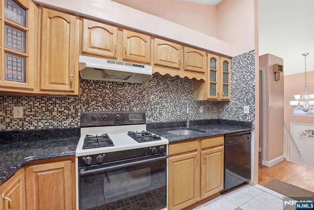 674 Berkeley Avenue, Orange, NJ 07050