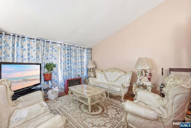 674 Berkeley Avenue, Orange, NJ 07050