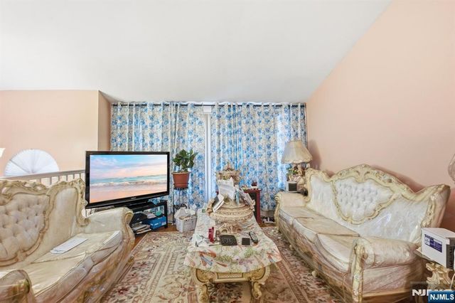 674 Berkeley Avenue, Orange, NJ 07050