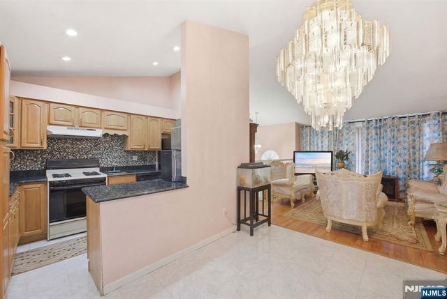 674 Berkeley Avenue, Orange, NJ 07050