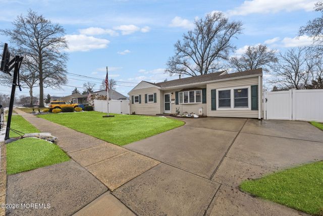 12 Fairview Lane, Hazlet, NJ 07730