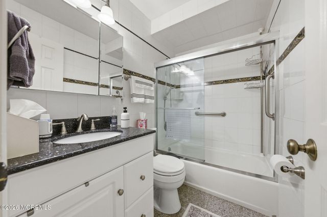 12 Fairview Lane, Hazlet, NJ 07730