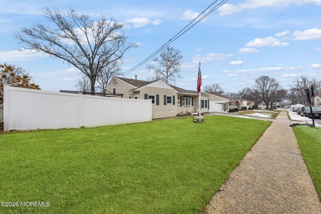 12 Fairview Lane, Hazlet, NJ 07730