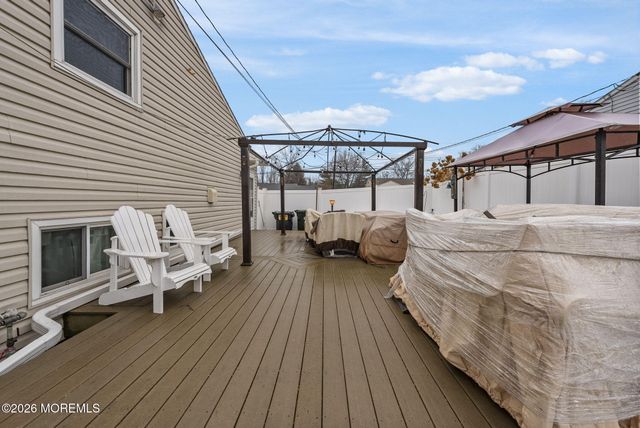 12 Fairview Lane, Hazlet, NJ 07730