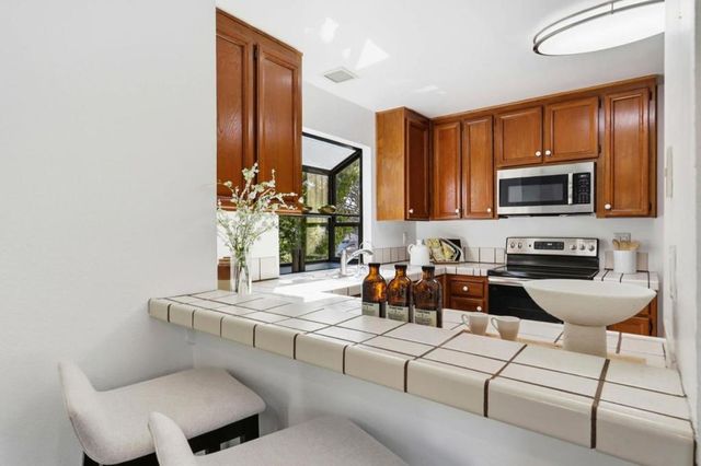 928 Wright Avenue 402, Mountain View, CA 94043