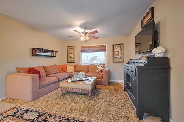 8019 Colgate Street, Houston, TX 77061