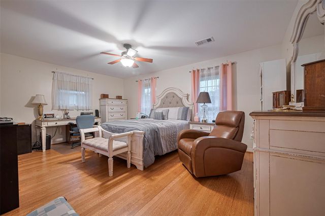 8019 Colgate Street, Houston, TX 77061