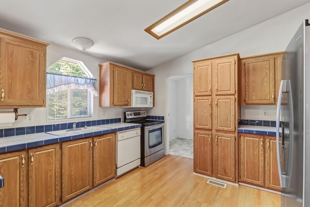 6320 Nugget Dr, Foresthill, CA 95631