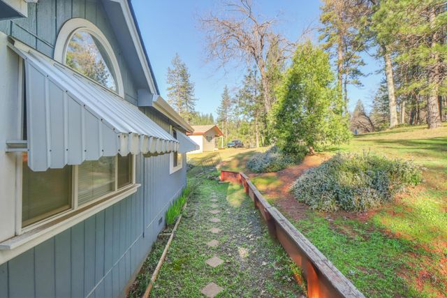 6320 Nugget Dr, Foresthill, CA 95631