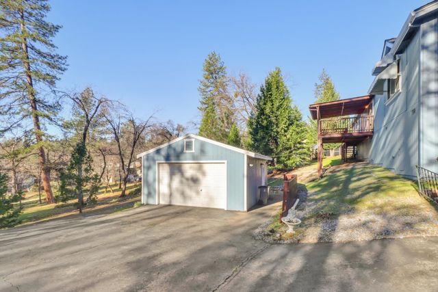 6320 Nugget Dr, Foresthill, CA 95631