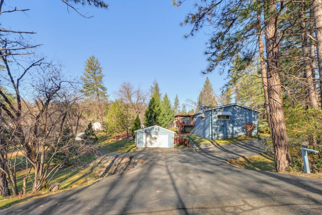 6320 Nugget Dr, Foresthill, CA 95631