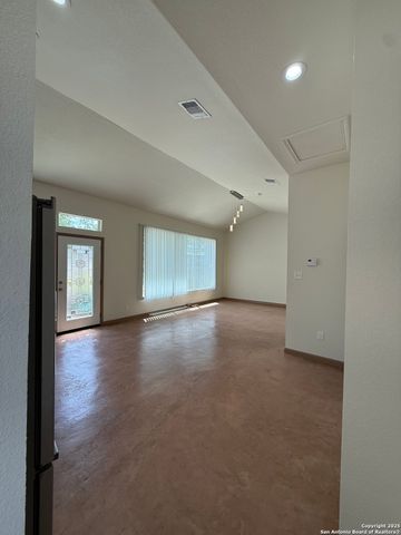 710 W Baetz Blvd., San Antonio, TX 78221