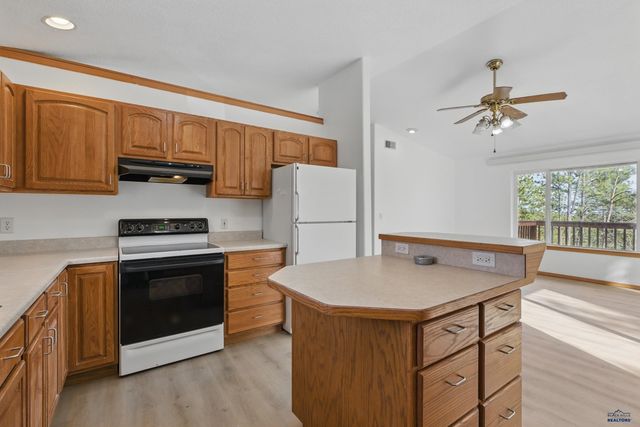 13656 LOST CAVE RD, Keystone, SD 57751