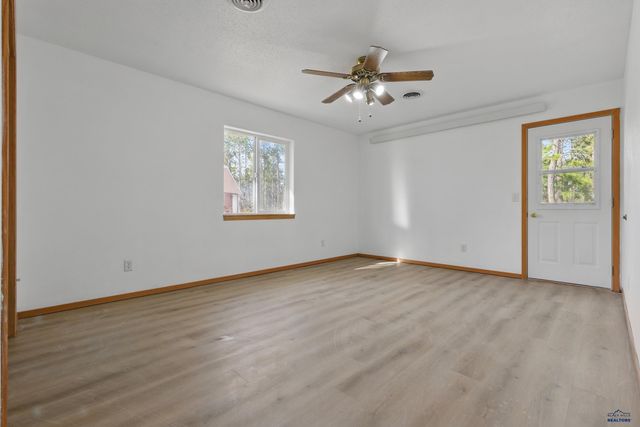 13656 LOST CAVE RD, Keystone, SD 57751