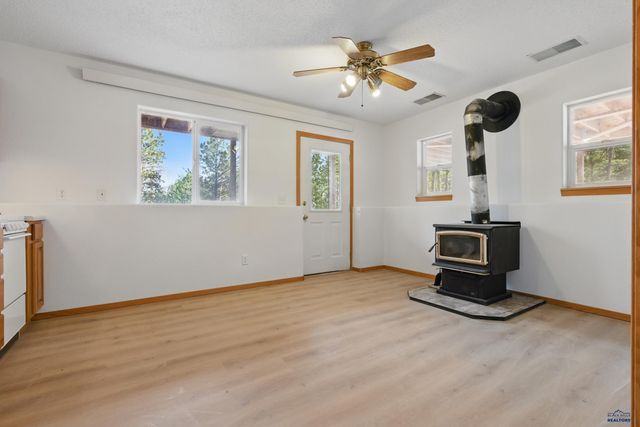 13656 LOST CAVE RD, Keystone, SD 57751