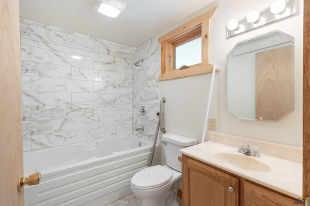 13656 LOST CAVE RD, Keystone, SD 57751